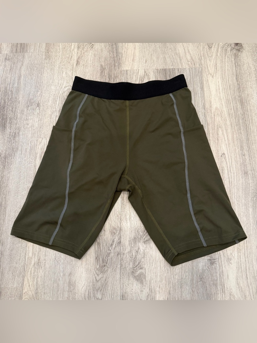 NWOT Cool Run Olive Green High Rise Biker Shorts w/ Pockets Size Small